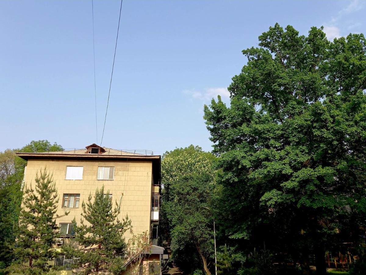 Квартира На Набережной Almatý Exterior foto